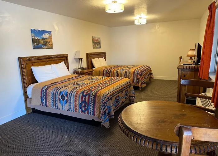 Four Corners Inn